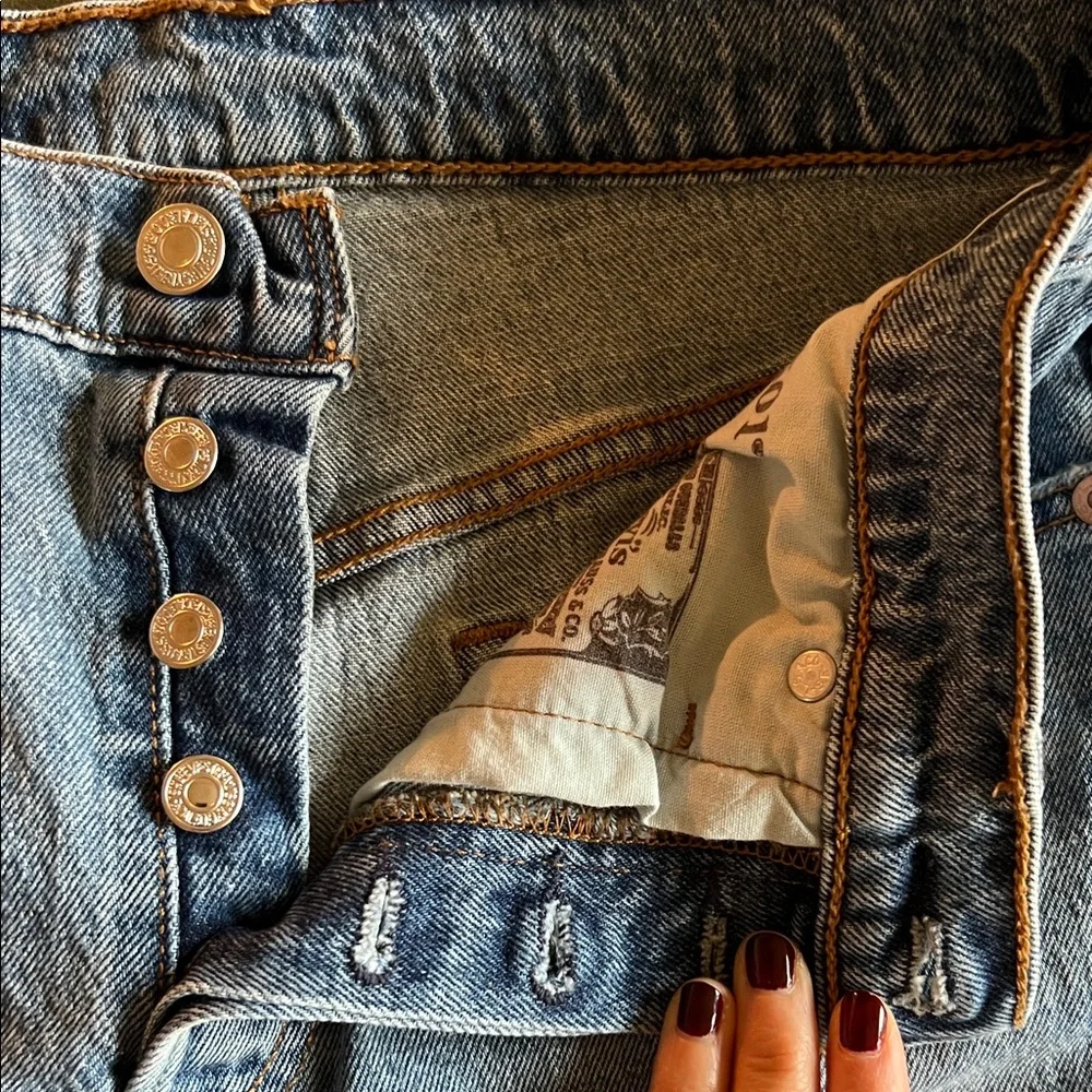 {LEVIS} 501 cut off denim shorts 27 - Picture 3 of 7